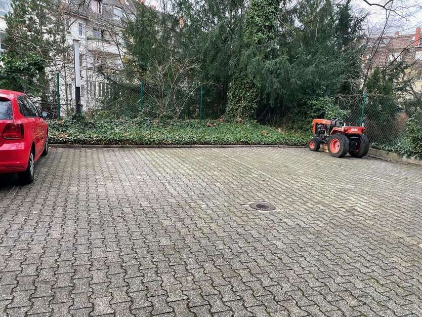 Garage zu vermieten in Frankfurt 125 €