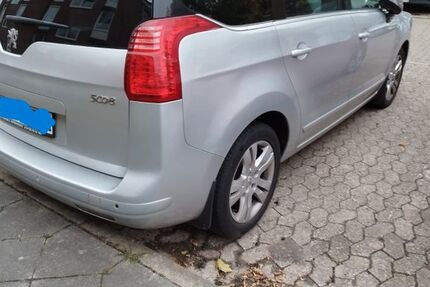 Peugeot 5008 160.000 km 5.999 &euro; Hamburg 22177