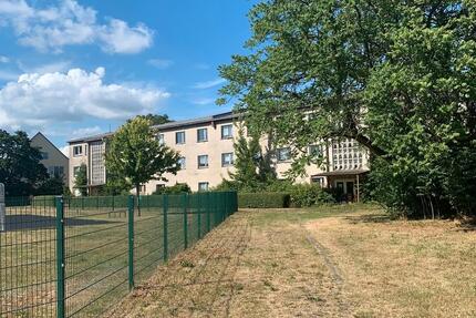 Haus Osterburg (Altmark) - 90 Zimmer, 1.200 m&sup2;, 80.000&euro; | Angebot:27417717