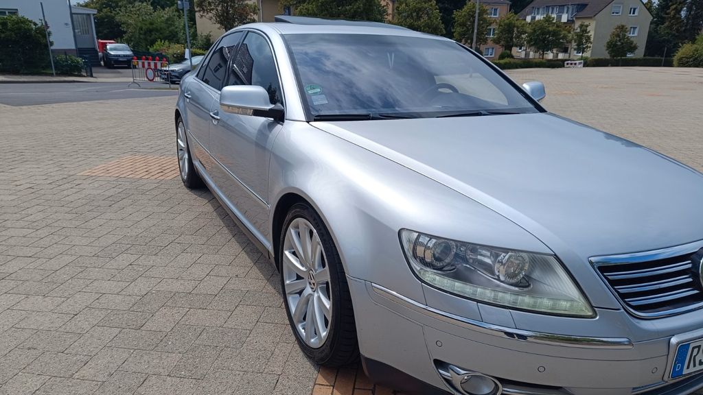 VW Phaeton 259.500 km 7.699 &euro; Remscheid 42859
