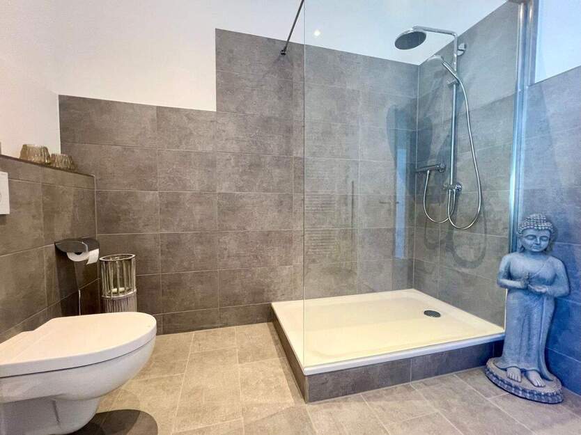 Wohn- und Geschäftshaus aus der Gründerzeit in bester Lage von Solingen Ohligs zimmer