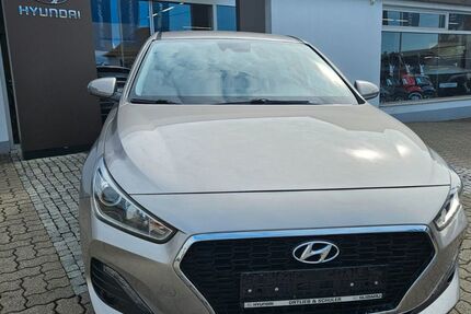 Hyundai i30 53.950 km 14.490 &euro; Emmendingen-Kollmarsreute 79312