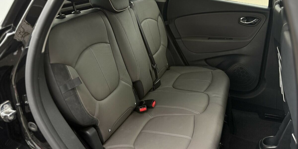 Renault Captur 1.2 TCe Elysee KAMERA/NAVI/SITZHEIZUNG 97.093 km 9.900 &euro; Villingen-Schwenningen 78054