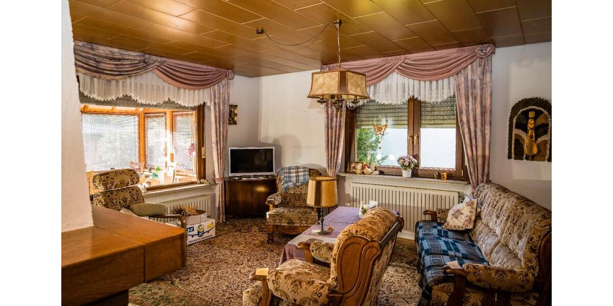 Einfamilienhaus Vöhl - 6 Zimmer, 158 m&sup2;, 240.000&euro; | Angebot:27081689