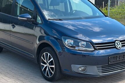 VW Touran 181.000 km 5.700 &euro; Husum 25813