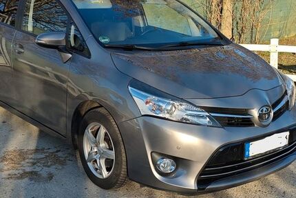 Toyota Verso 108.000 km 10.999 &euro; Berlin 12278