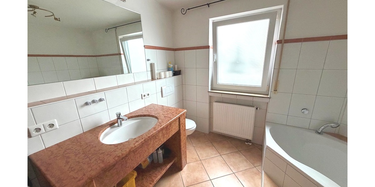 Wohnen, Arbeiten, Erweitern – Dreifamilienhaus mit Gewerbe & Baureserve - Gewerbeobjekt Althütte Althütte | Angebot:27161254