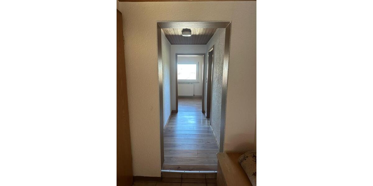 Etagenwohnung Lohra - 5 Zimmer, 145 m&sup2;, 900&euro; | Angebot:26293240