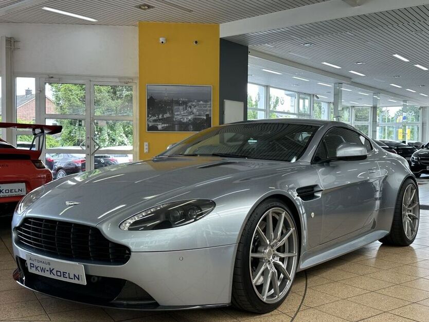 V8 Vantage