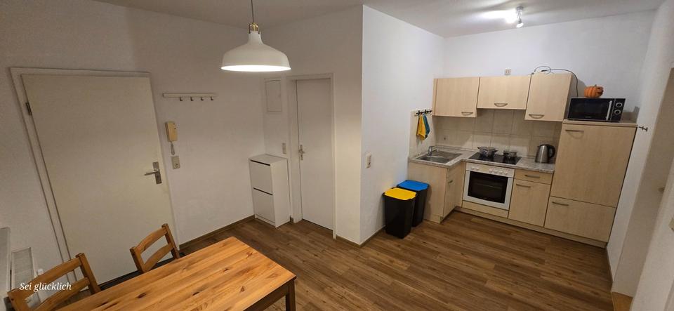 Tagesweise Vermietung: Wohnung mit Terrasse, Küche, Parkplatz – 5 3 zimmer