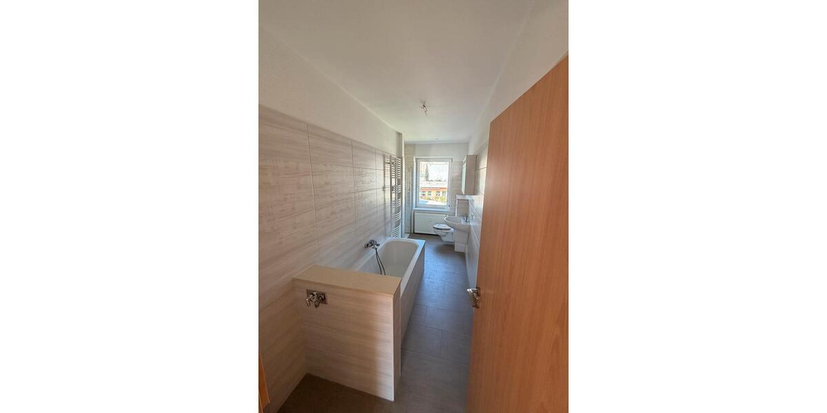 Etagenwohnung Aschersleben - 3 Zimmer, 82 m&sup2;, 820&euro; | Angebot:26251779