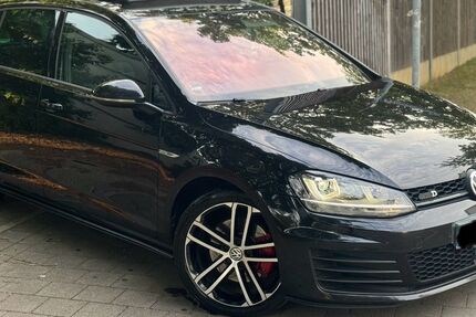 VW Golf 252.000 km 7.480 &euro; München 81827