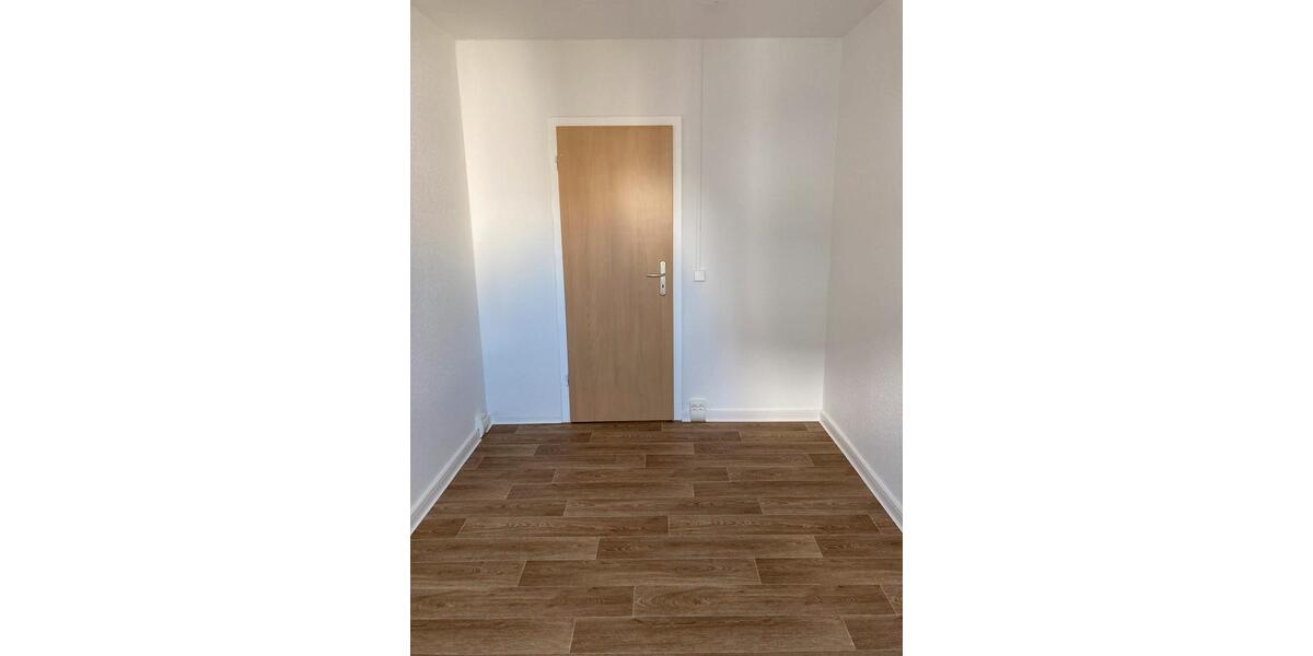 Dachgeschoßwohnung Gera - 3 Zimmer, 65 m&sup2;, 380&euro; | Angebot:26351072