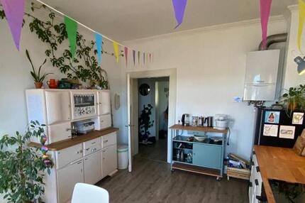 AltbauWohnung zum 1.8 Petersbergerstr.