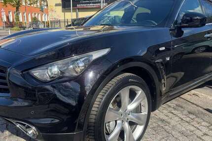 INFINITI QX70 126.000 km 15.890 &euro; Berlin 12107