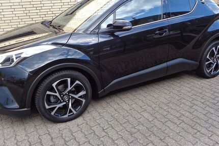 Toyota C-HR 85.914 km 17.650 &euro; Hamburg 22399