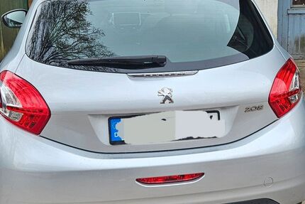 Peugeot 208 122.350 km 3.699 &euro; Braak 22145