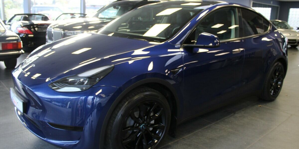 Tesla Model Y RWD 33.530 km 32.980 &euro; Euskirchen 53881