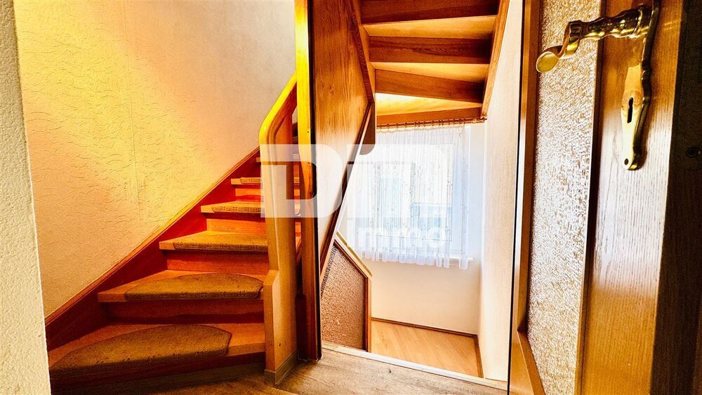 Modernisiertes Zweifamilienhaus mit Maisonettebereich in Panorama Traumlage + Garage Terrasse - Zweifamilienhaus Kassel Harleshausen | Angebot:26947616