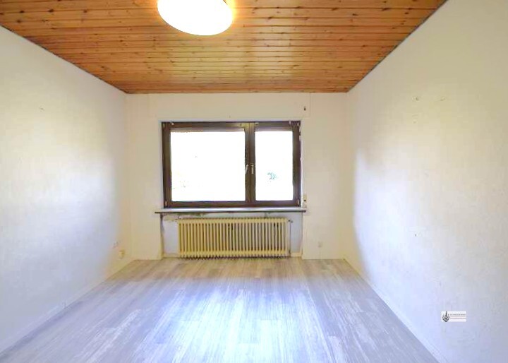 Großes Einfamilienhaus mitten im Zentrum von Kirchweyhe mit großem Garten und Garage - Einfamilienhaus Weyhe | Angebot:26232565