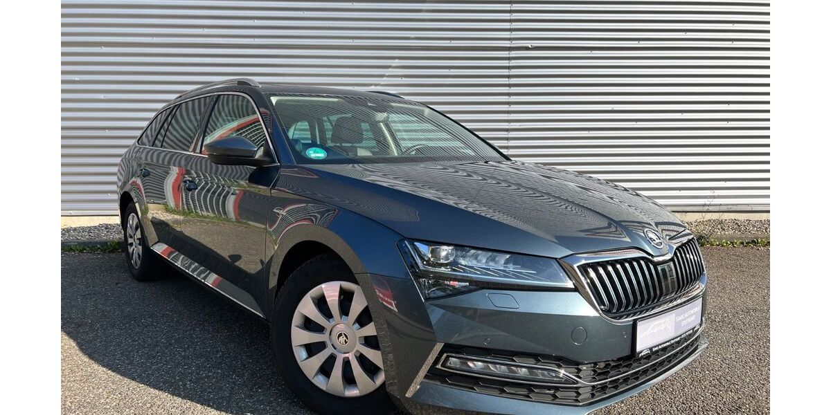 Skoda Superb 198.700 km 14.990 &euro; Stuttgart 70378