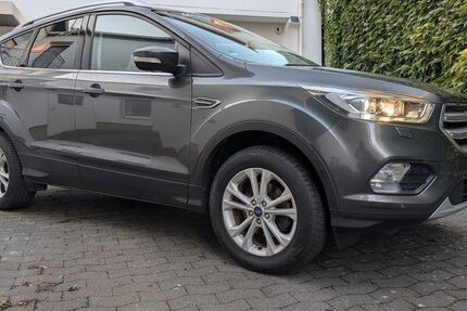 Ford Kuga 41.895 km 13.990 &euro; Mühltal 64367