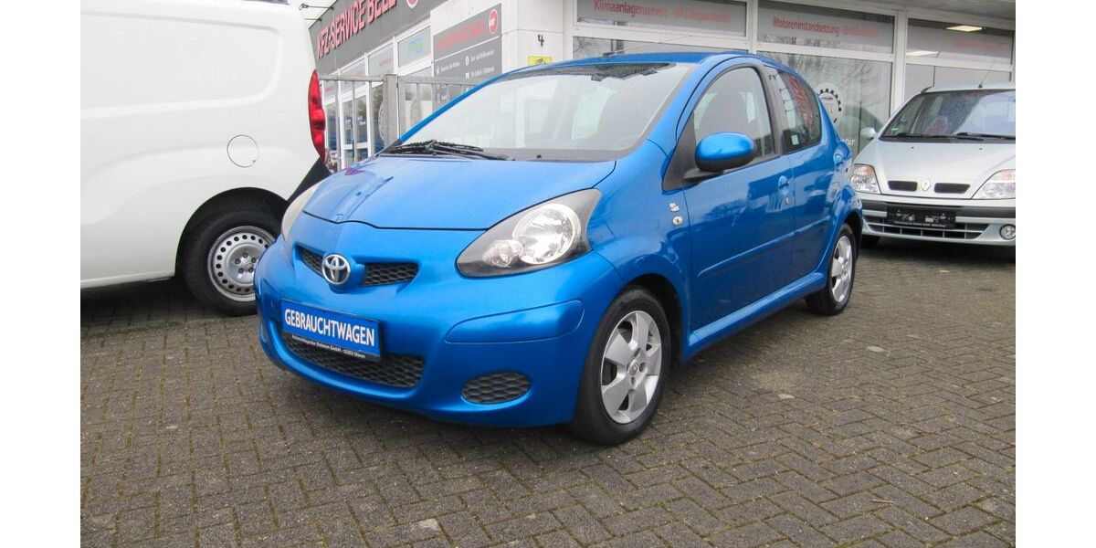 Toyota Aygo (X) 158.500 km 2.599 &euro; Düren 52353