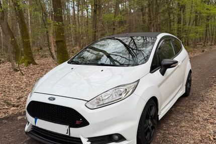 Ford Fiesta 130.600 km 9.300 &euro; Wiesbaden 65203