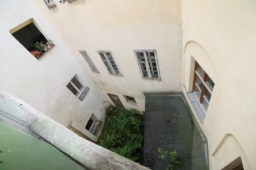 ALTSTADTHAUS MIT INNENHOF PASSAU-Altstadt: Stadthaus - Einzelbaudenkmal - Komplettsanierung notwendig