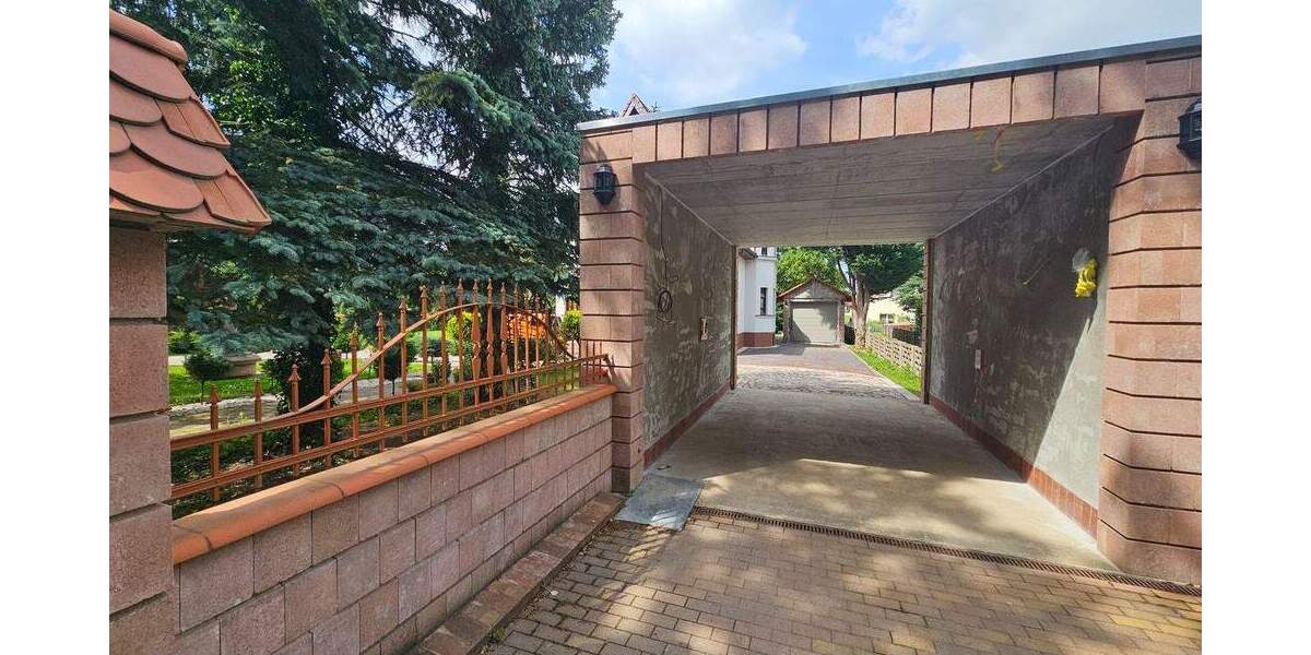 Einfamilienhaus Großpösna - 8 Zimmer, 217 m&sup2;, 2.520&euro; | Angebot:25880904