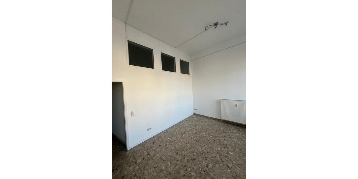 Erdgeschoßwohnung Erfurt - 4 Zimmer, 150 m&sup2;, 1.400&euro; | Angebot:25515319