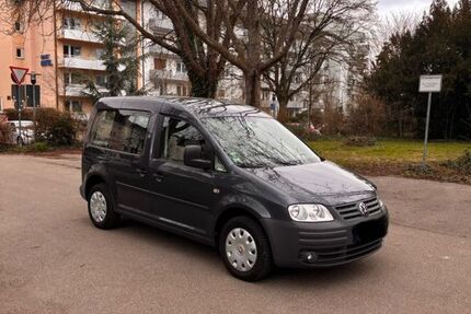 VW Caddy 102.000 km 8.000 &euro; Freiburg 79106