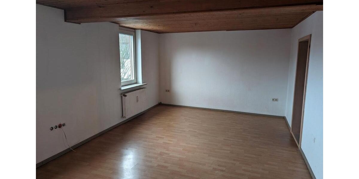 Etagenwohnung Dassel - 3 Zimmer, 85 m&sup2;, 450&euro; | Angebot:26412518