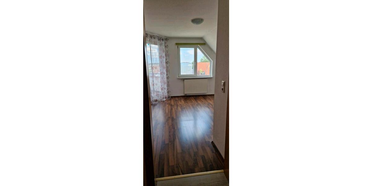 Dachgeschoßwohnung Ehningen - 3 Zimmer, 83 m&sup2;, 375.000&euro; | Angebot:25308752