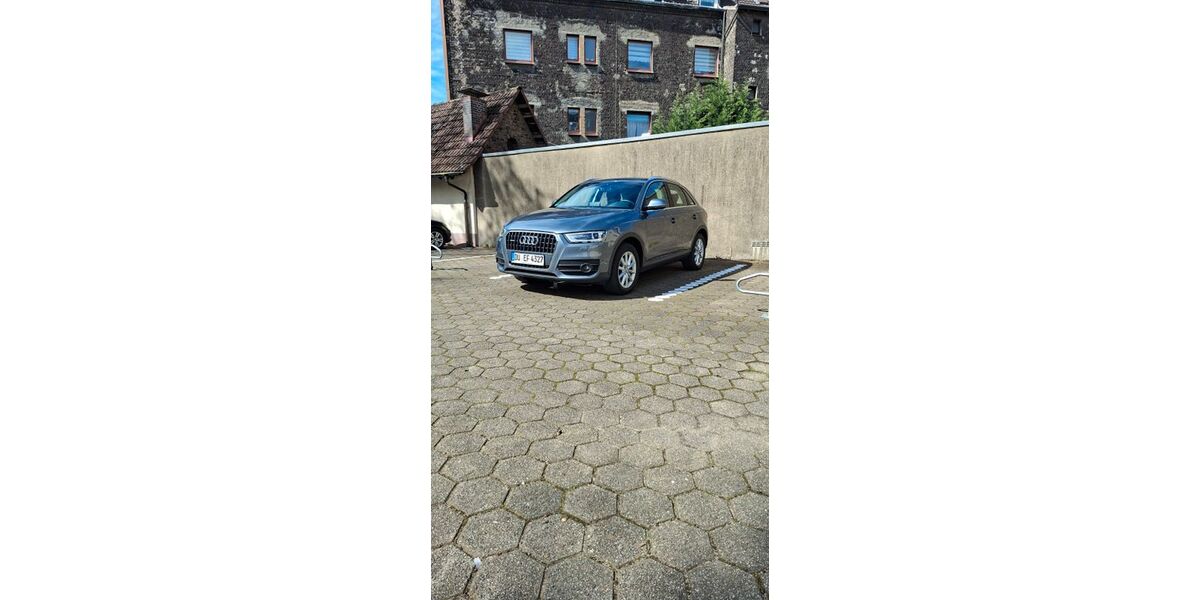 Audi Q3 82.000 km 17.900 &euro; Duisburg 47166