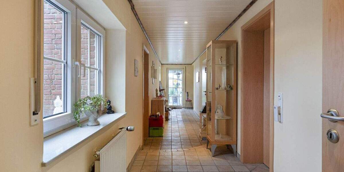 Großzügiges Wohnhaus mit Innenhof, Garten und Ausbaupotenzial in Gangelt- Stahe! 8 zimmer