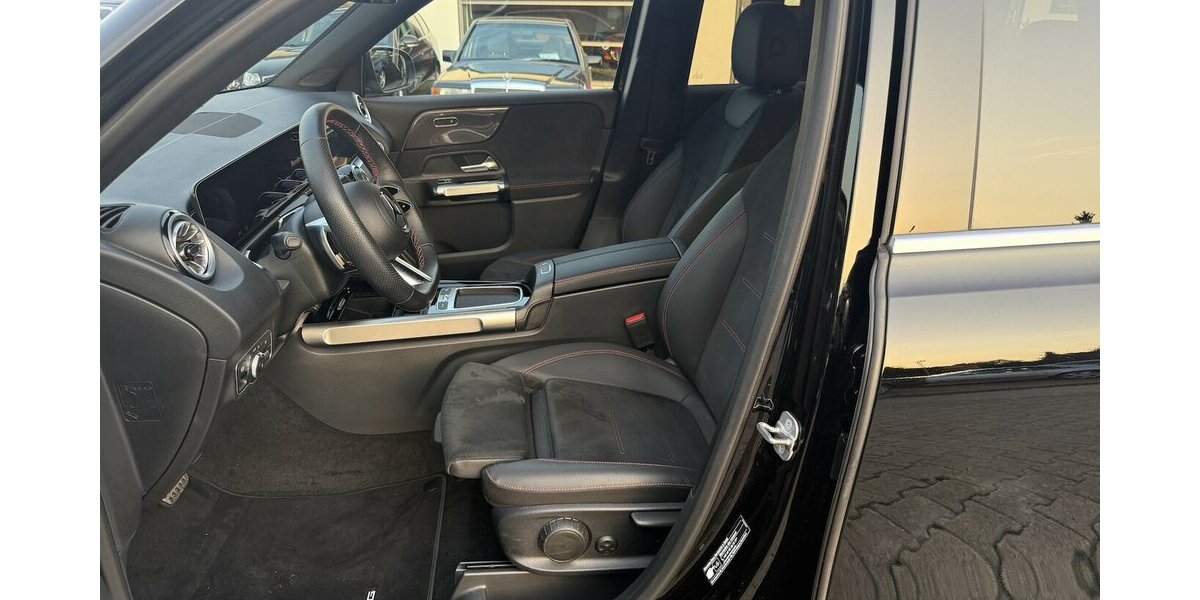 Mercedes-Benz GLB 180 *AMG,7 Sitzer,LED,Navi,MBUX,Kamera * 29.000 km 37.850 € Schorndorf 73614