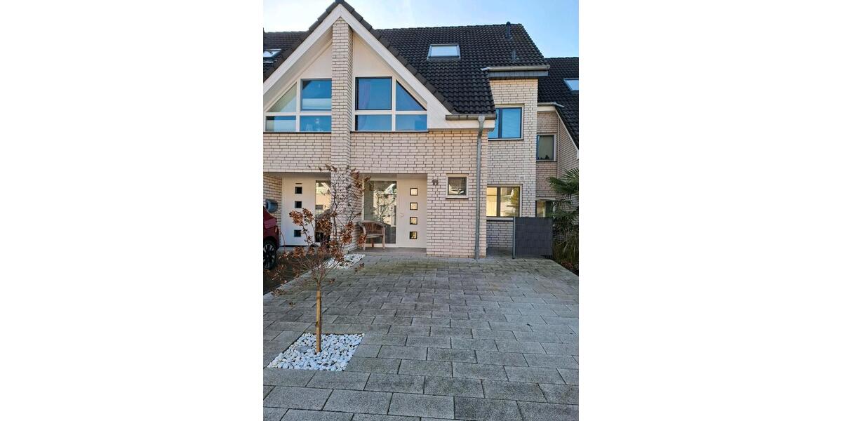 Doppelhaushälfte Niederkassel - 3 Zimmer, 137 m&sup2;, 2.200&euro; | Angebot:25146145