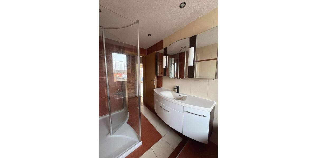 Etagenwohnung Gotha - 4 Zimmer, 106 m&sup2;, 120.000&euro; | Angebot:25386913