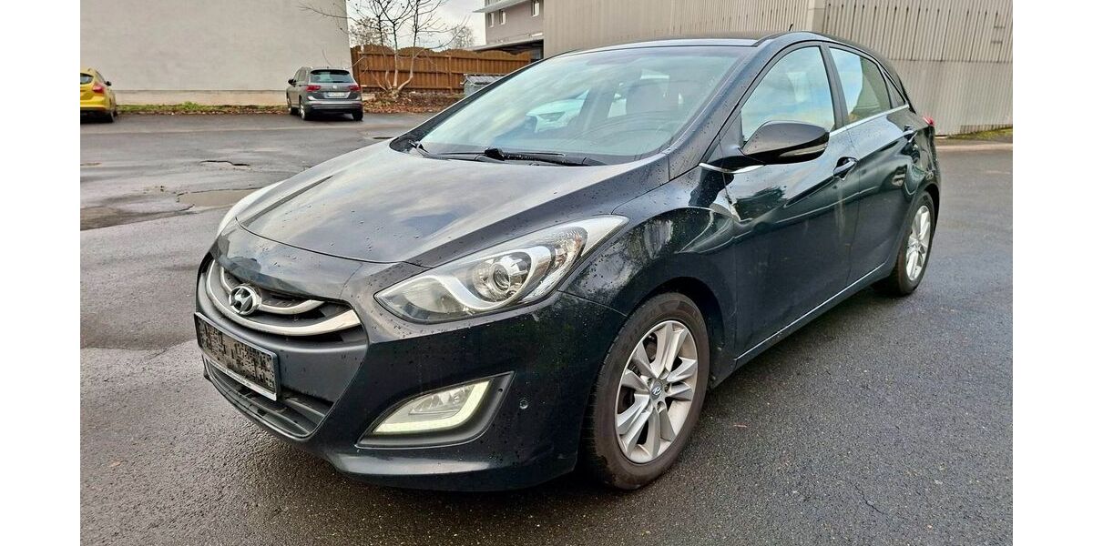 Hyundai i30 214.000 km 4.999 &euro; Wuppertal 42277