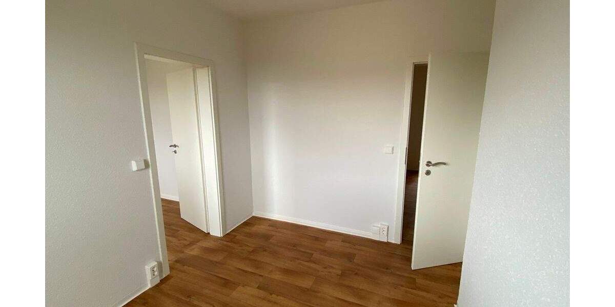 Etagenwohnung Suhl Neundorf - 4 Zimmer, 64 m&sup2;, 400&euro; | Angebot:25568404
