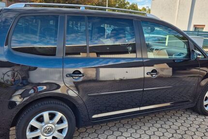VW Touran 210.317 km 5.000 &euro; Düren 52351