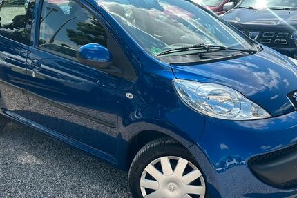 Peugeot 107 41.547 km 4.490 € Berlin 13089
