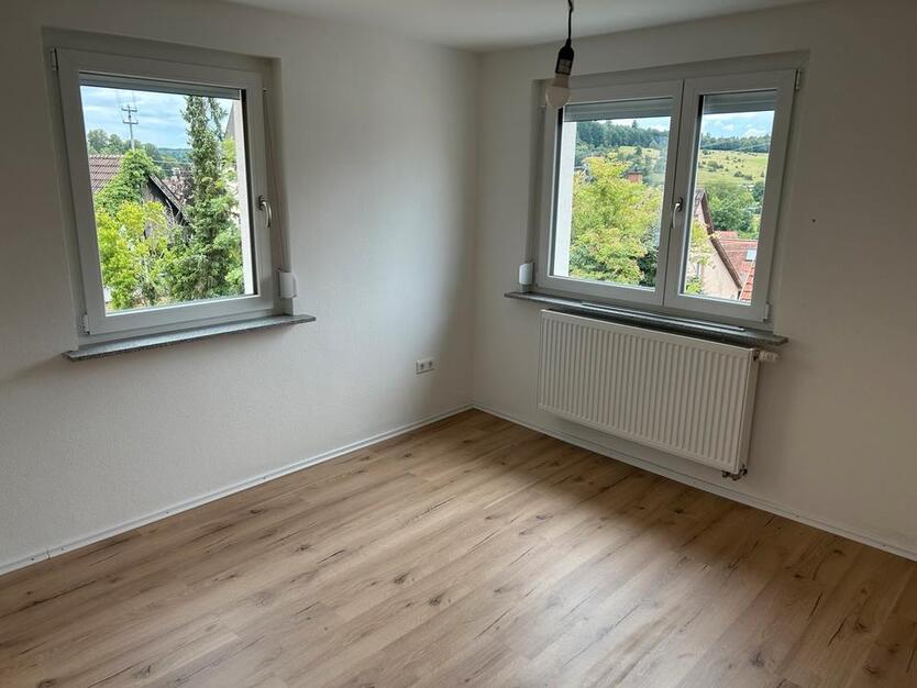 Einfamilienhaus zu vermieten- Erstbezug nach Sanierung zimmer