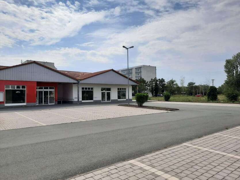 Einzelhandel in Bitterfeld-Wolfen 440.000 € 1006.15 m²