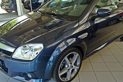 Opel Tigra 62.300 km 8.950 &euro; Pfullendorf 88630