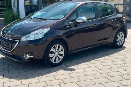 Peugeot 208 130.000 km 1.999 &euro; Urbach (30km östlich von Stuttgart) 73660