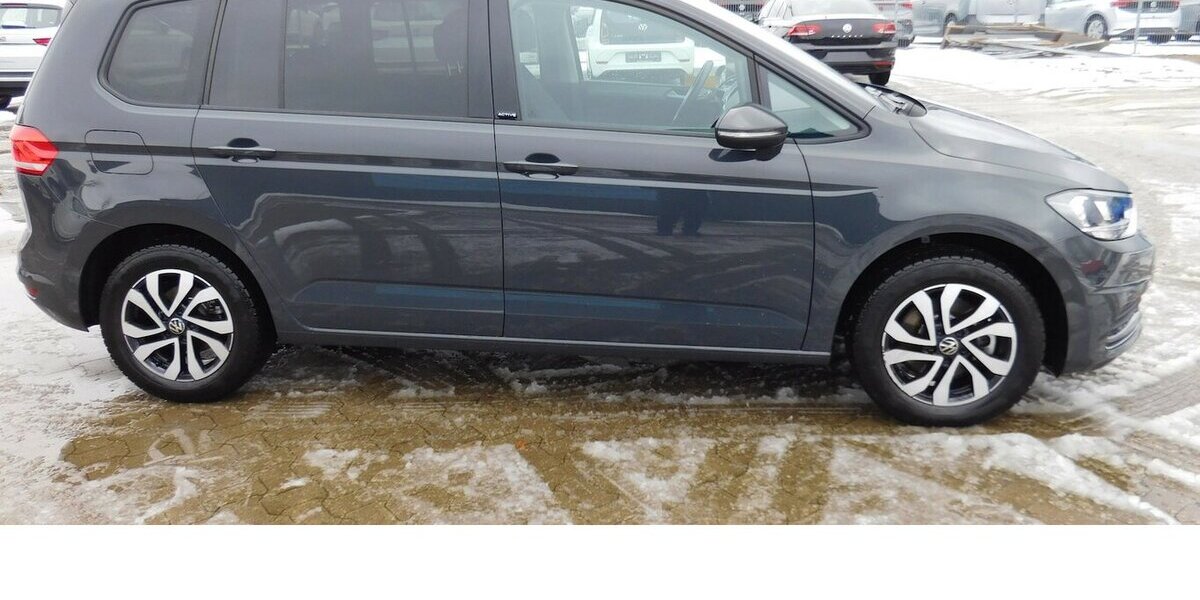 VW Touran 1.5 Comfortline Active BMT TSI DSG Navi 21.400 km 25.990 &euro; Vordorf 38533