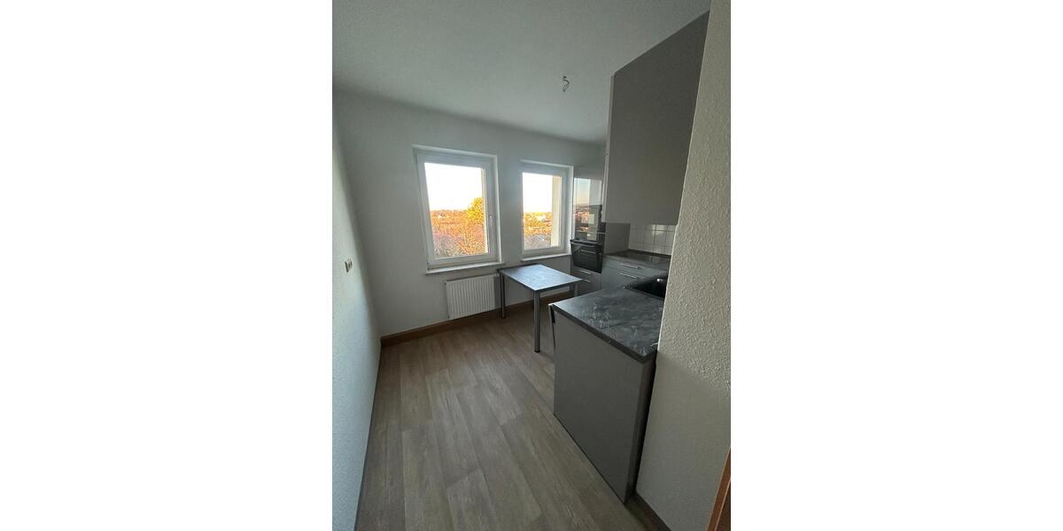 Wunderschöne 3-RW mit Einbauküche 3 zimmer