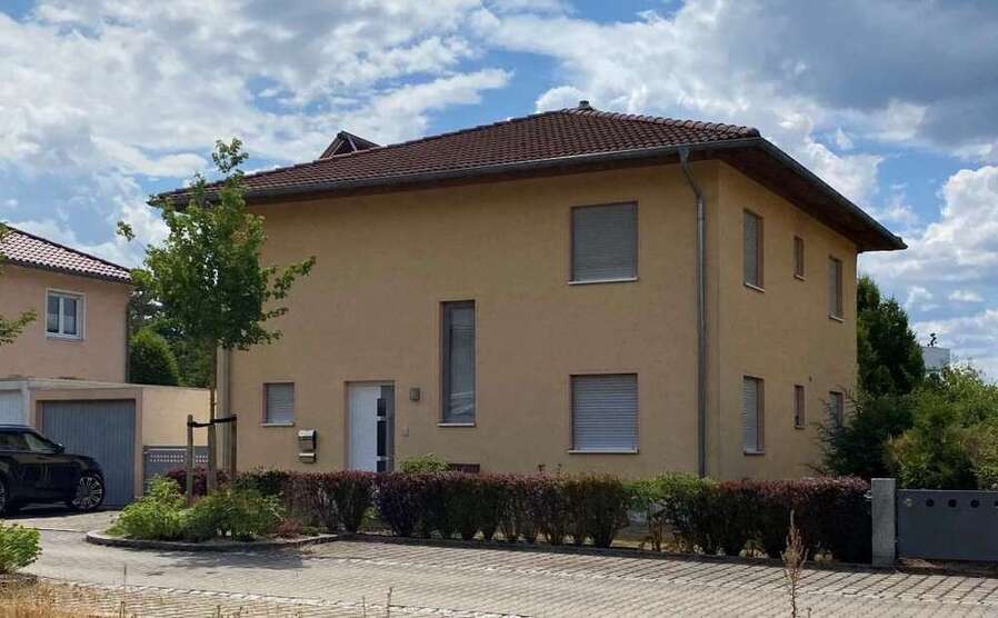 Haus zum Mieten in Roth 1.800 € 150 m²